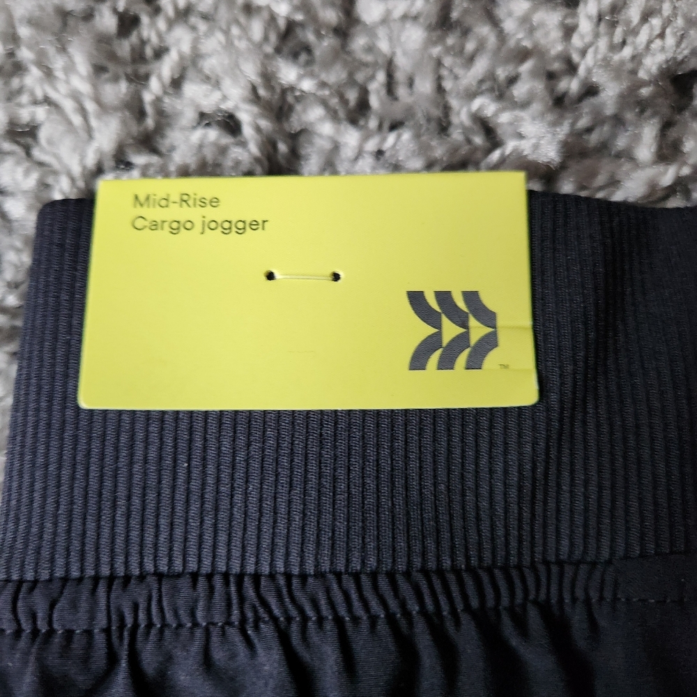NWT All In Motion Women's Black Cargo Jogger - Picture 3 of 3
